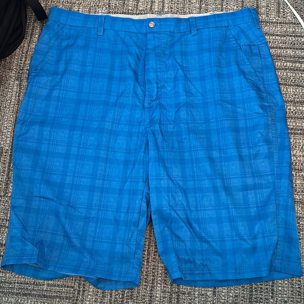 Callaway Size 42t Optimum Performance Golf Shorts.